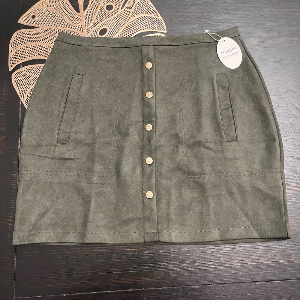 NWT Olive Button-Front Mini Skirt - Picture 8 of 9